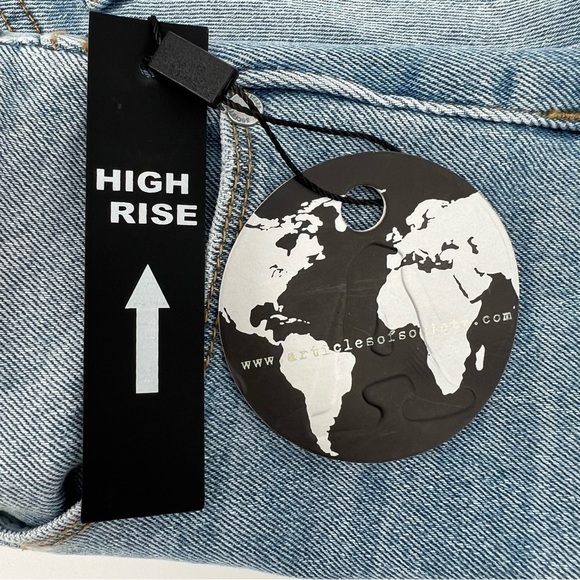 NWT Articles Of Society High Rise Cut Off Denim Jean Shorts Size 28 Women’s - Picture 9 of 9